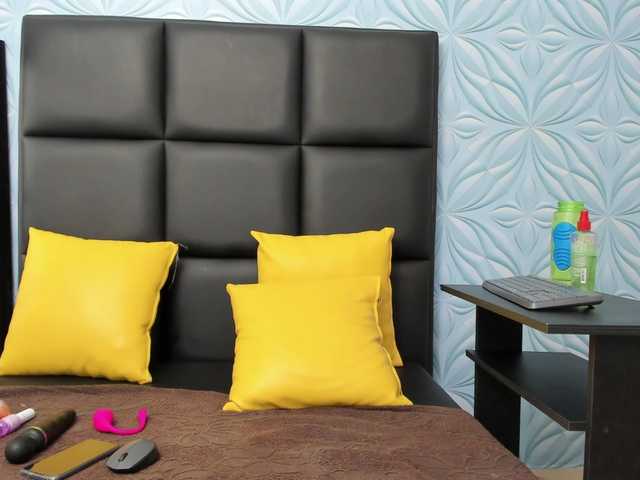 Live sex webcam photo for BlowMommy #271219416