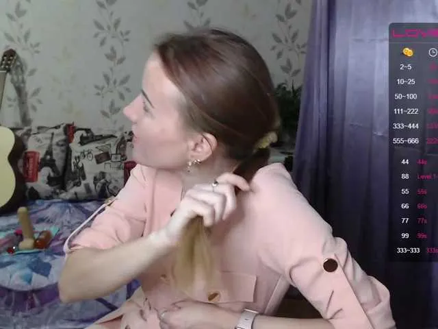 Live sex webcam photo for Alenushka888 #271222909