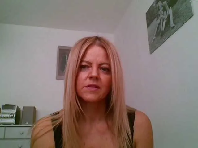 Live sex webcam photo for MilfSusanna #271219463