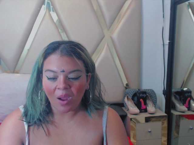 Live sex webcam photo for samantajonesx #271219477