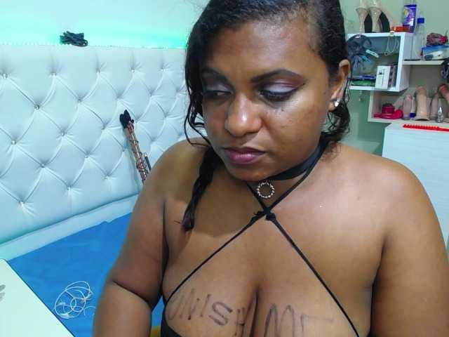 Live sex webcam photo for dirty-lady2 #271223650