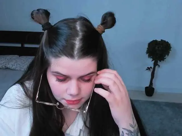 Live sex webcam photo for JoyOnee #271224201