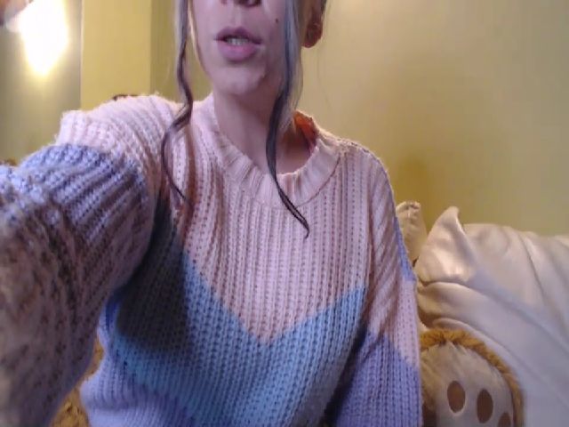 Live sex webcam photo for Joanne7 #271214317