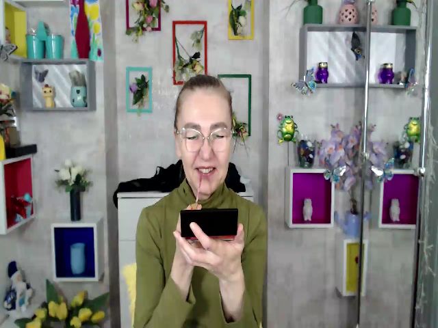 Live sex webcam photo for Greybunny #271217970