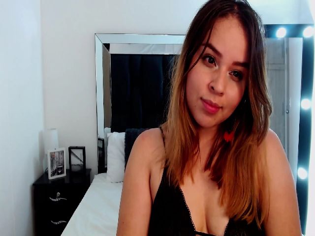 Live sex webcam photo for Sophi_Taylor #271214006