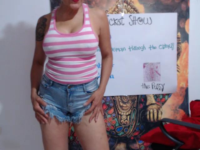 Live sex webcam photo for FreyaDevil #271219938