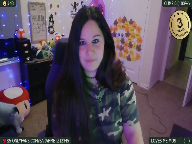 Live sex webcam photo for SassySarah94 #271225559