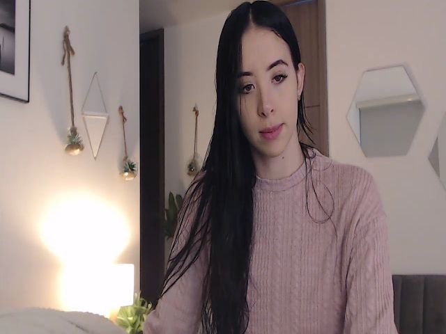 Live sex webcam photo for DaniiG_ #271225874