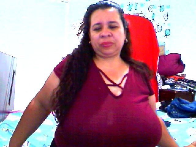 Live sex webcam photo for LatinaBigAss4 #271212755