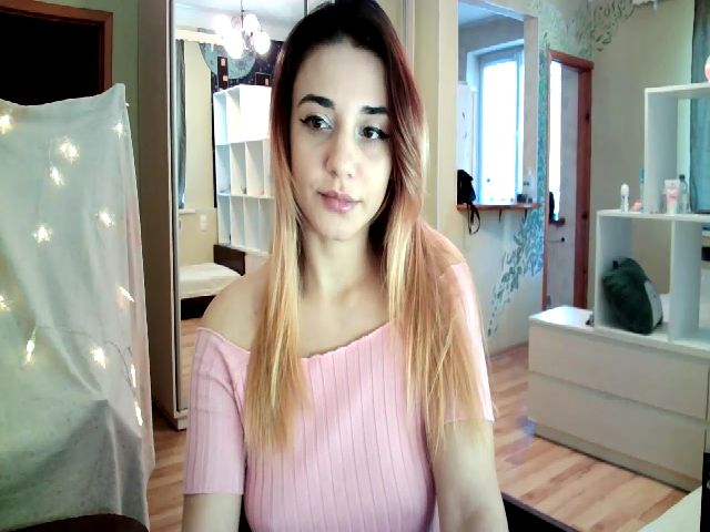 Live sex webcam photo for Lexy_hott #271217860