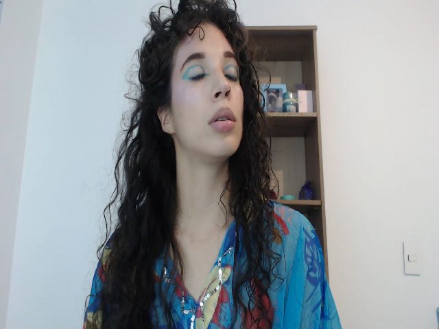 Live sex webcam photo for Nina_Doux #271213275