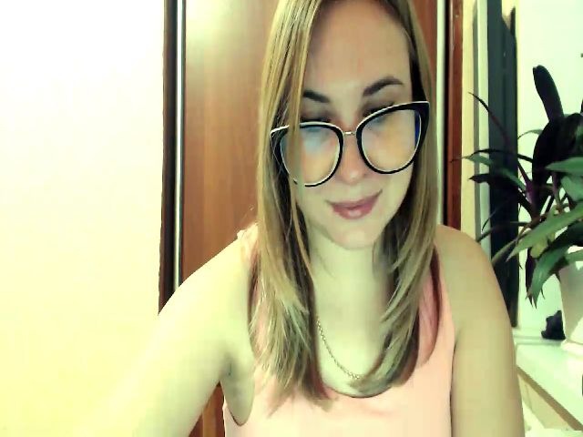 Live sex webcam photo for Kay_Lo #271221566