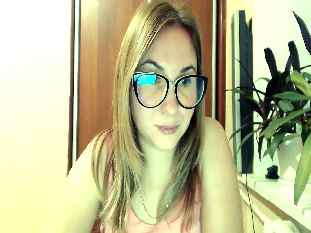 Live sex webcam photo for Kay_Lo #271222952