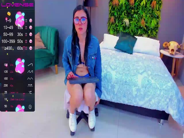 Live sex webcam photo for luciapeterson #271220910