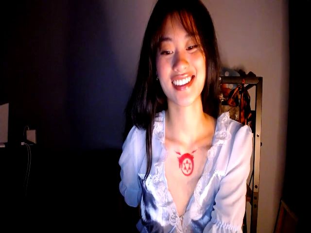 Live sex webcam photo for MsMoncler #271213510