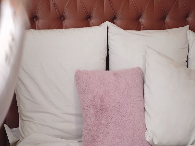 Live sex webcam photo for Kat_Jolie #271226669