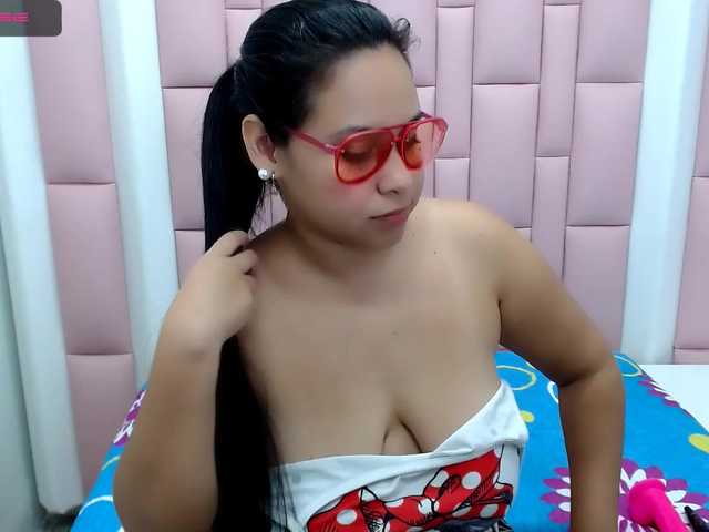 Live sex webcam photo for MollyPatrick2 #271211777