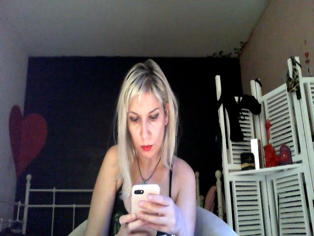 Live sex webcam photo for Marvel33 #271220636