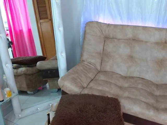 Live sex webcam photo for SARAHBELLEM-1 #271219574