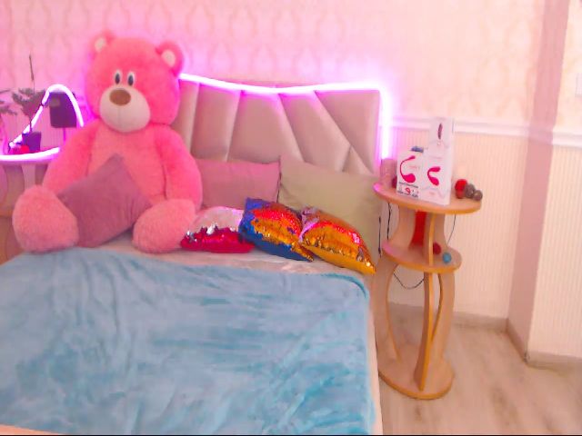 Live sex webcam photo for LorinFields #271220994