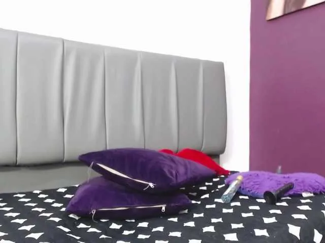 Live sex webcam photo for Annyee #271216523