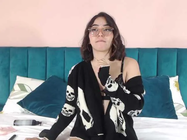 Live sex webcam photo for LennaHale #271216399