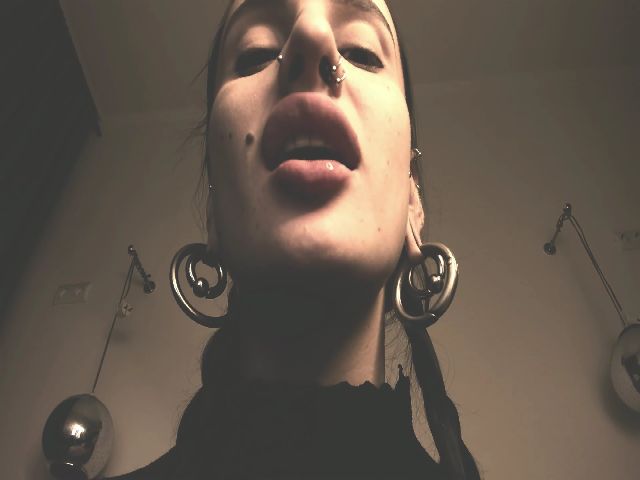 Live sex webcam photo for LeonaSabbath #271214176