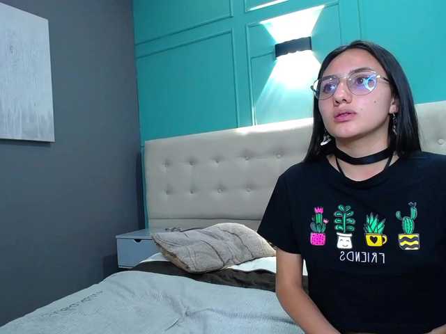 Live sex webcam photo for JakeEmilly #271215451