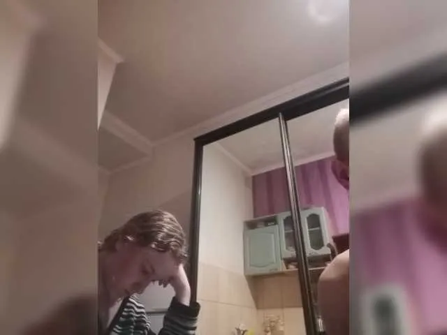 Live sex webcam photo for SweetKitty18 #271237440