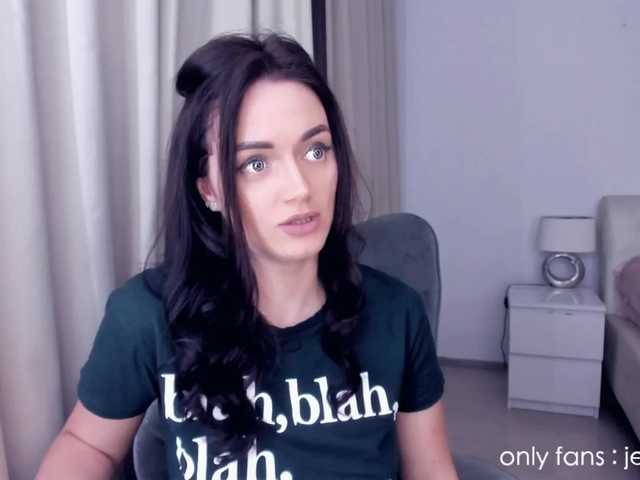 Live sex webcam photo for jessykm123 #271237652