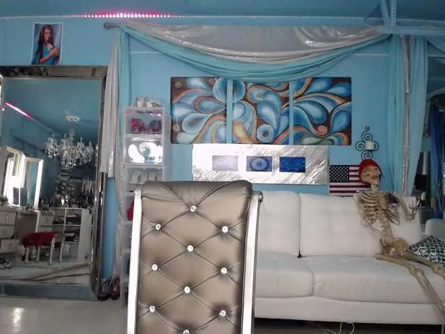 Live sex webcam photo for adrianna_fox #287953253