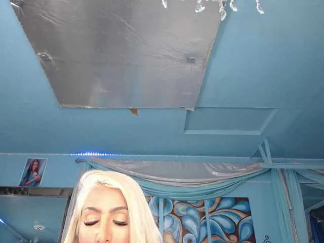 Live sex webcam photo for adrianna_fox #287953254