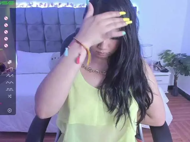 Live sex webcam photo for Catalina-Rose #271231887