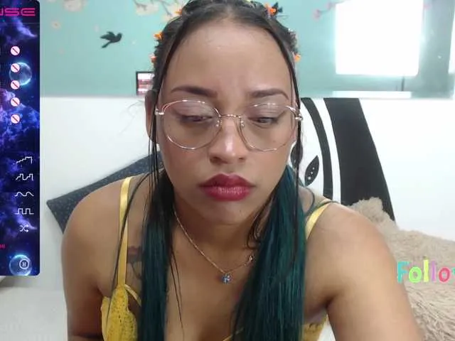 Live sex webcam photo for Angeluxxx #271238178