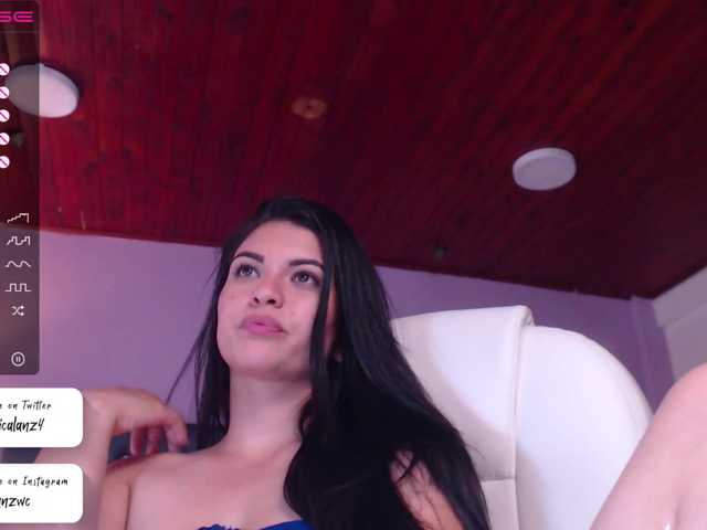 Live sex webcam photo for VeronicaLanz #271237958