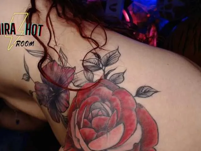 Live sex webcam photo for lucy-hot1 #271234603