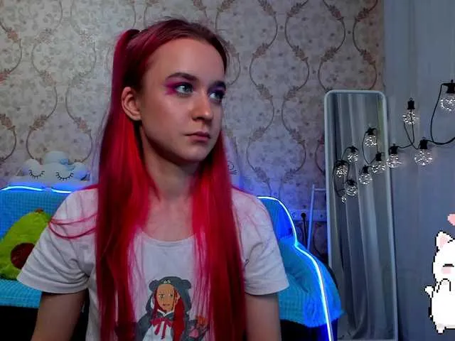 Live sex webcam photo for KiraLiLime #287990190