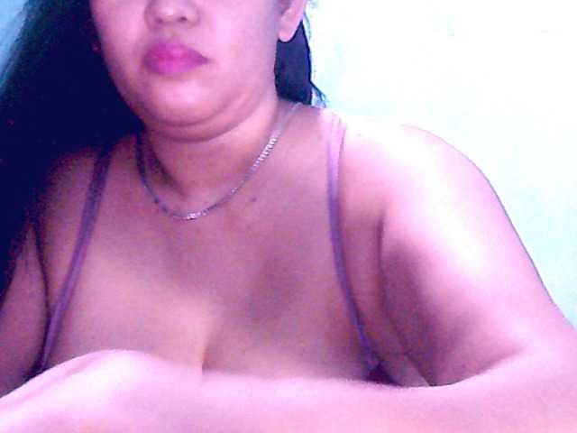 Live sex webcam photo for wildmom4u #271234823