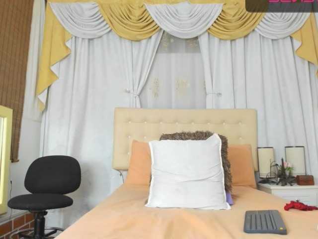 Live sex webcam photo for rubyjohnsson #271228516