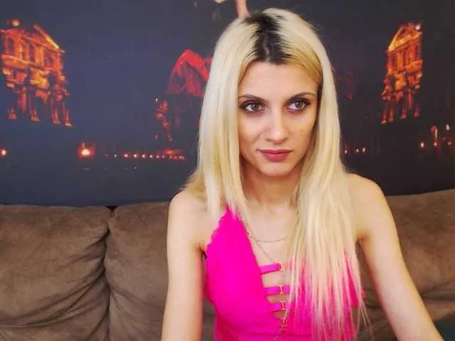 Live sex webcam photo for IsabelleRoseX #271234748