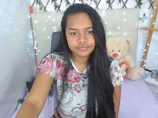 Live sex webcam photo for LilyPeytonx #271238435