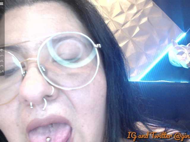 Live sex webcam photo for ginnylicious- #271231759