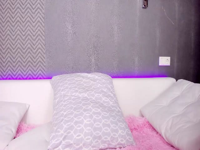 Live sex webcam photo for LeksWest #271232144