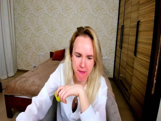 Live sex webcam photo for SusanSmite #271239695