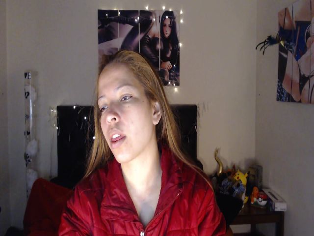 Live sex webcam photo for LauraMarlyn #271232472