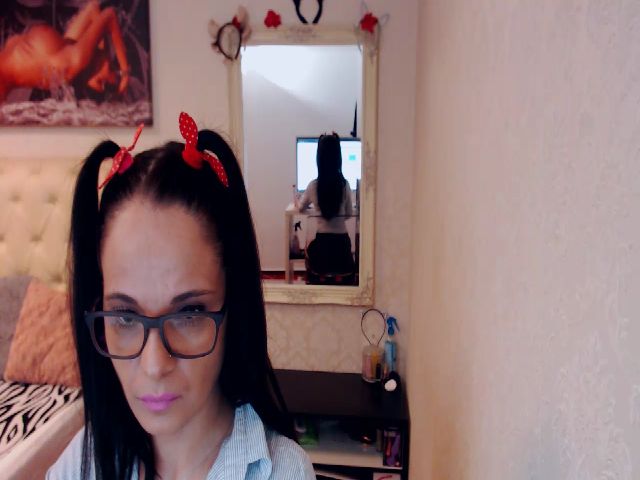 Live sex webcam photo for AlishaPacari #271239392