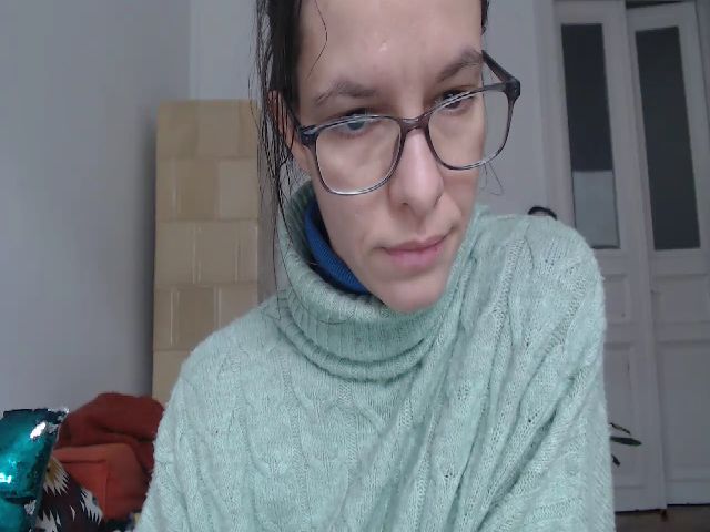 Live sex webcam photo for PetitePinkie #271235237