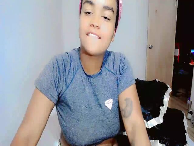 Live sex webcam photo for xxiomy_ #271237051