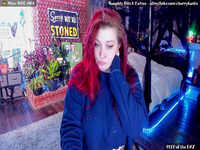 Live sex webcam photo for CherryBanks #271236941