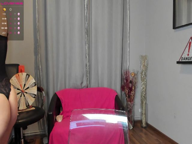 Live sex webcam photo for Emeli_Squirt #271230459